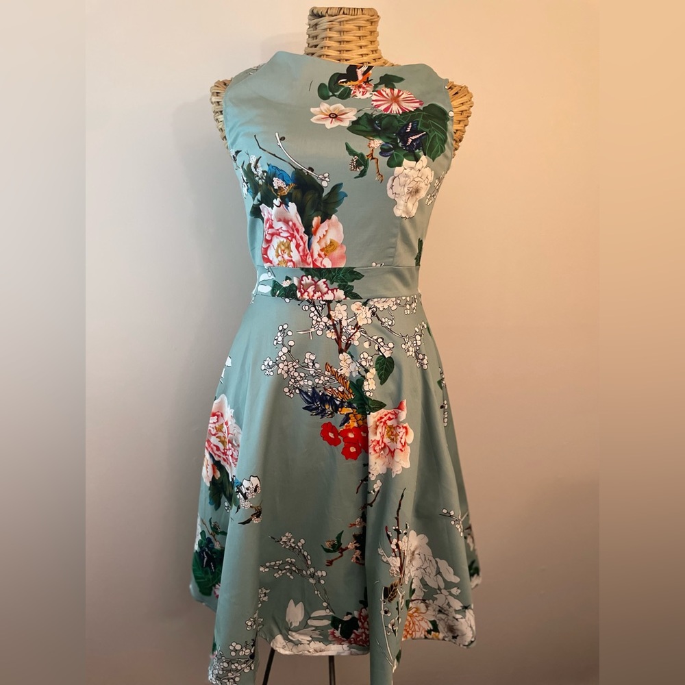 Women’s Size Small Dress, floral & butterfly pattern, NWT